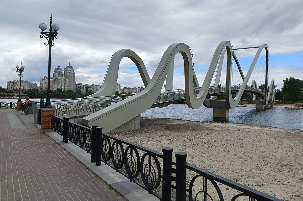Міст на Оболонський острів